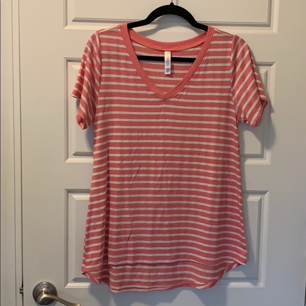 LulaRoe Classic T size Small